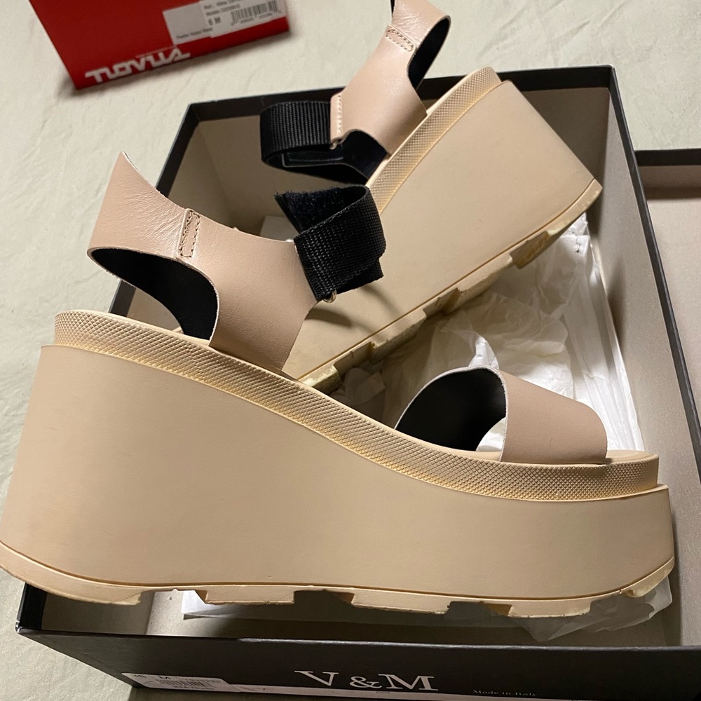 Platform sandals